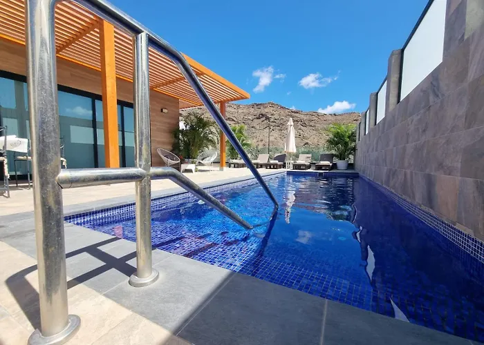 Villa De Lujo Con Piscina Climatizada