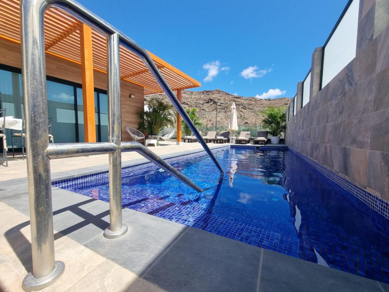 De Lujo Con Piscina Climatizada